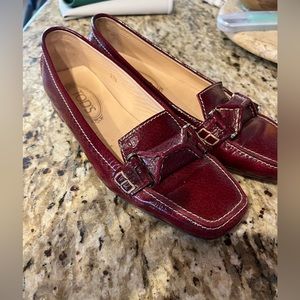 Tods Red Patent Leather Top Stitch Heeled Loafers Driving Shoe